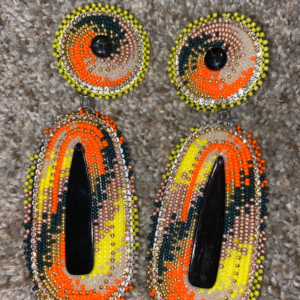 Hand made beaded jewelry. Can buy separate or bundle. brand new and never worn.